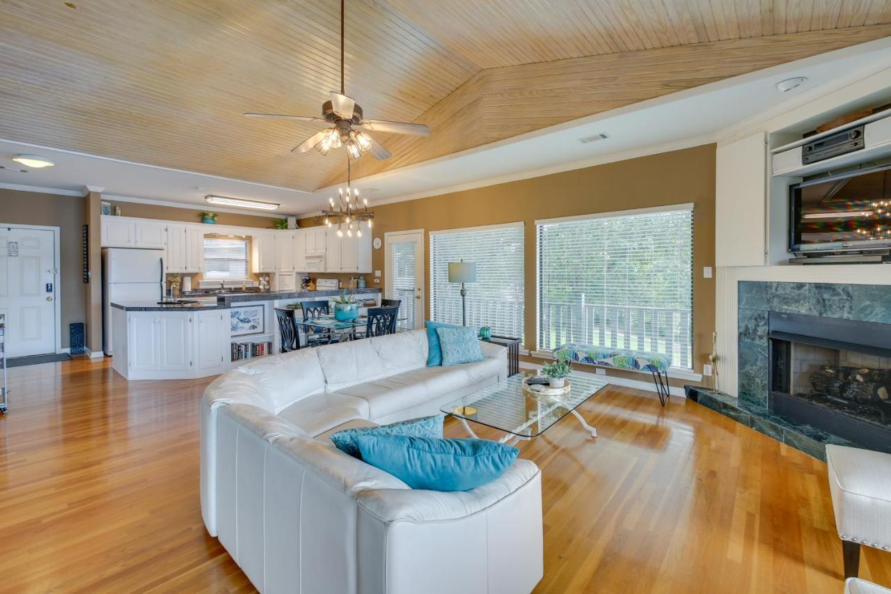 Spacious Penthouse Stunning View Hot Springs