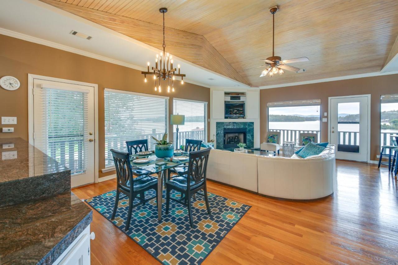 Spacious Penthouse Stunning View Apartment Hot Springs