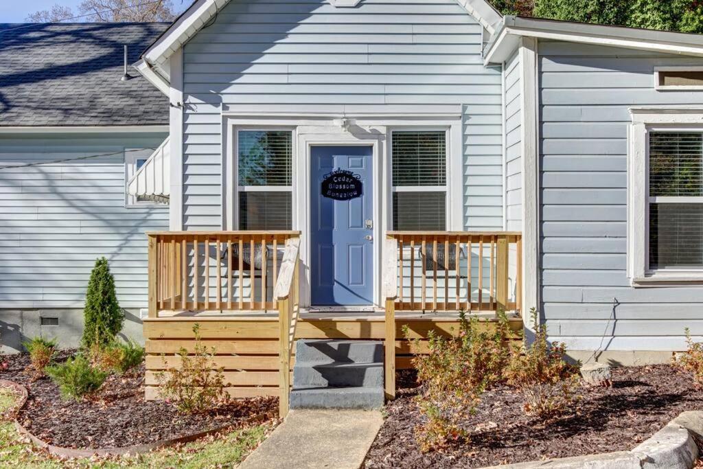Holiday home Cedar Blossom Is A Cozy Getaway With A 5 Minute Walk To Downtown! Hot Springs