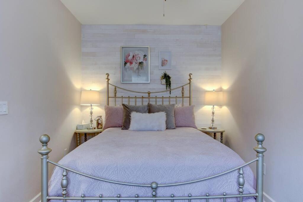 Holiday home Spring - A Cozy Getaway In Downtown Hot Springs! *