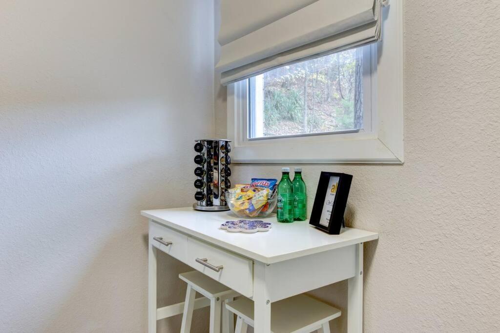 Spring - A Cozy Getaway In Downtown Hot Springs!