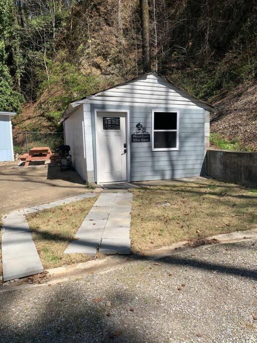 Spring - A Cozy Getaway In Downtown Hot Springs! Holiday home Hot Springs