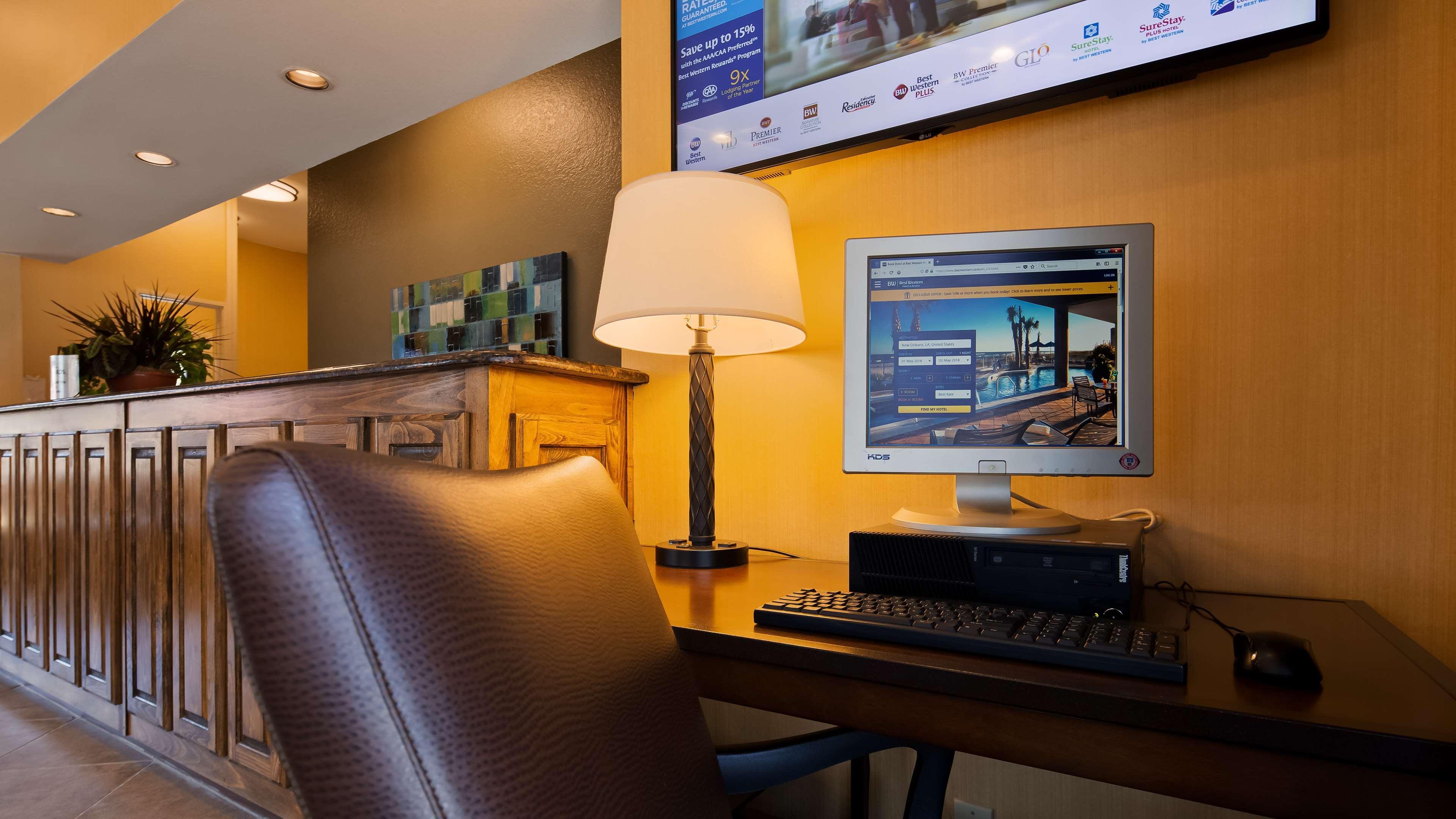 Hotel Western Winners Circle 3*