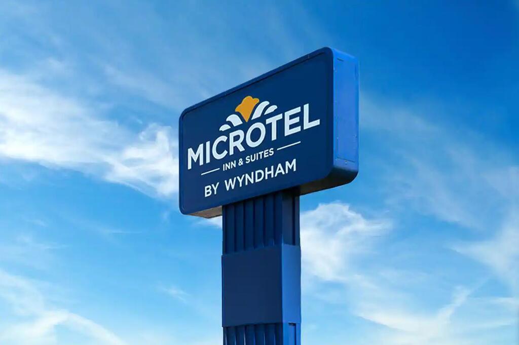 Microtel & By Wyndham Hotel Hot Springs