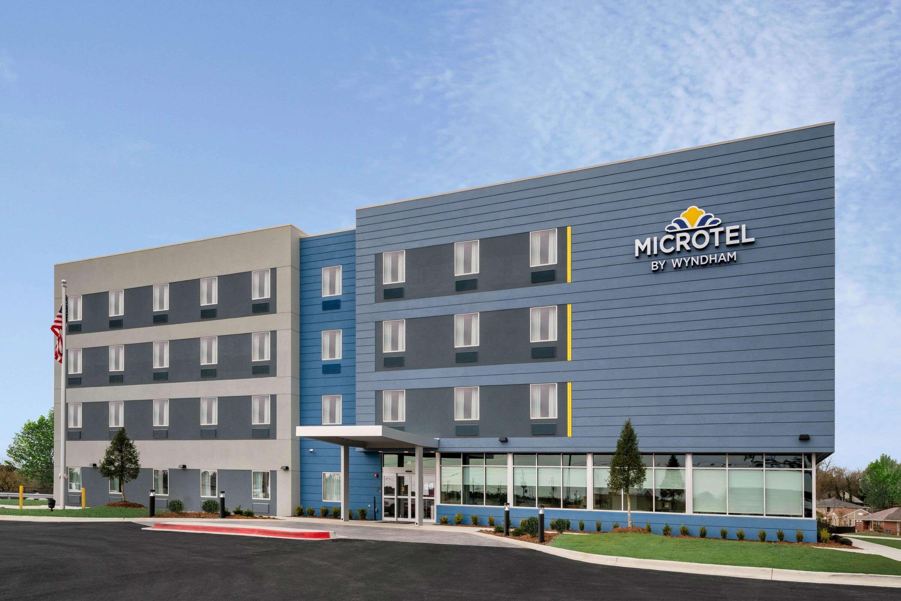 Microtel & By Wyndham 2*