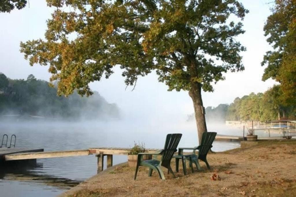 #02 - Unique Lakeside Cottage- Pet Friendly Holiday home