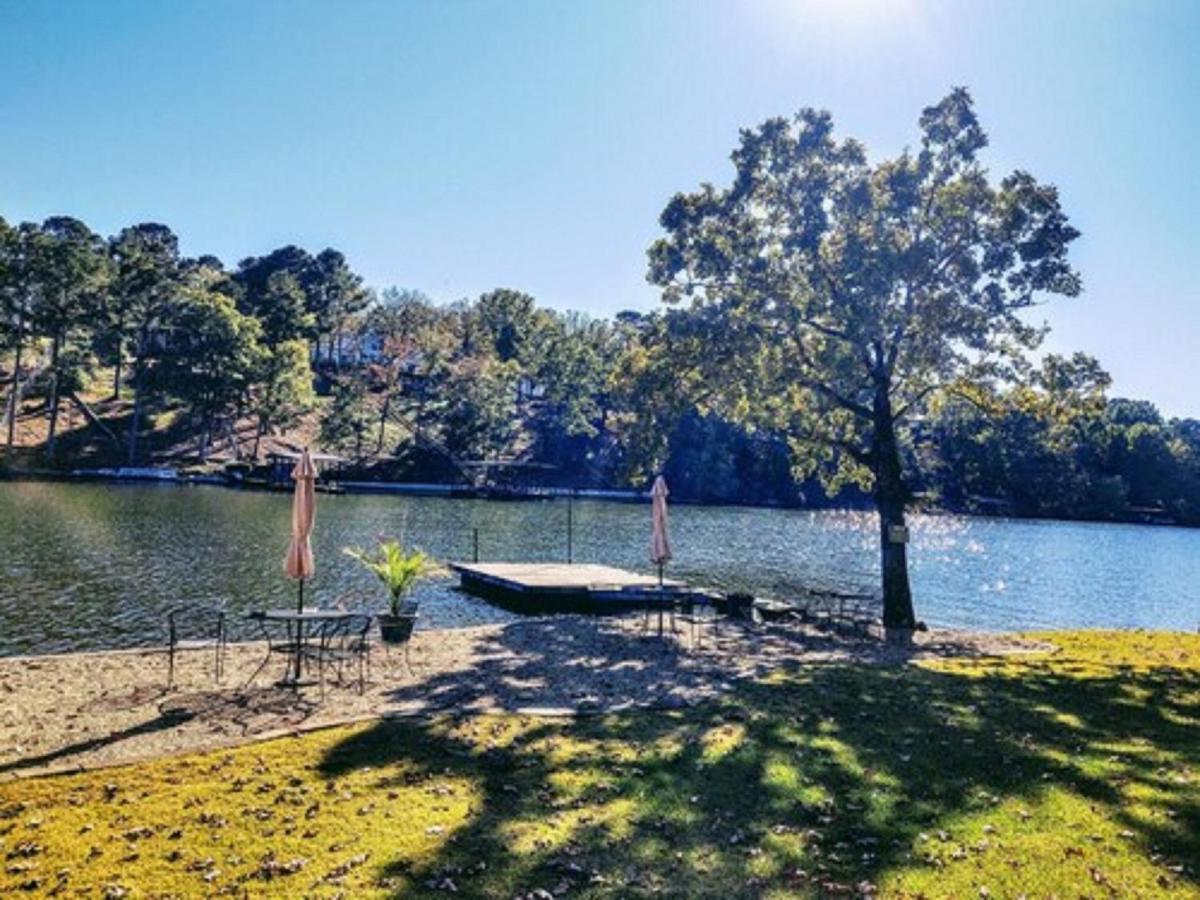 Holiday home #10-amazing Three Bedroom House-pet Friendly *