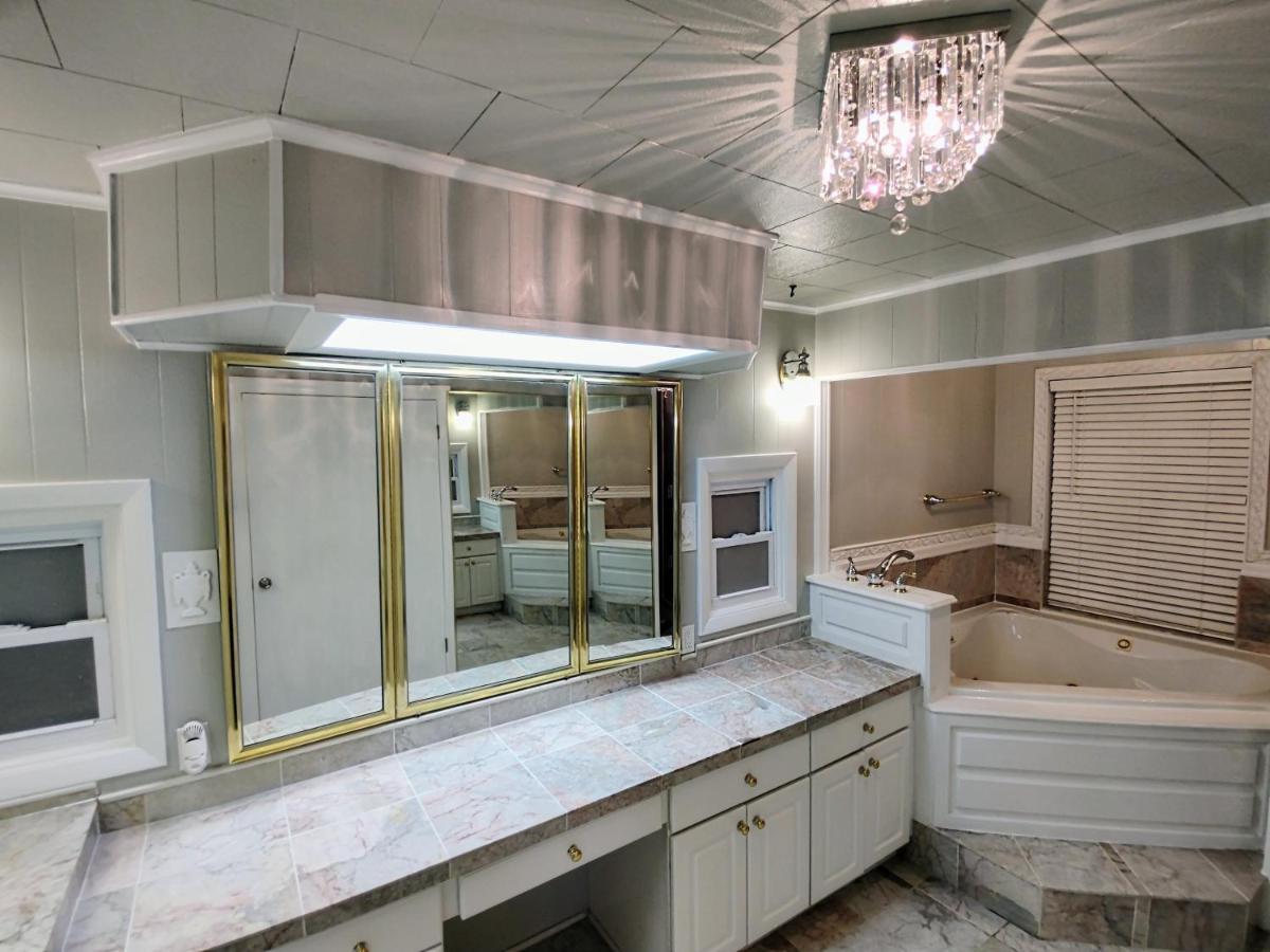 Holiday home Haven Chateau - Hot Tub, Game Hot Springs