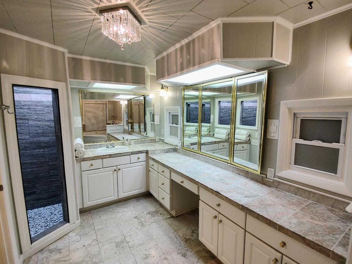 Holiday home Haven Chateau - Hot Tub, Game