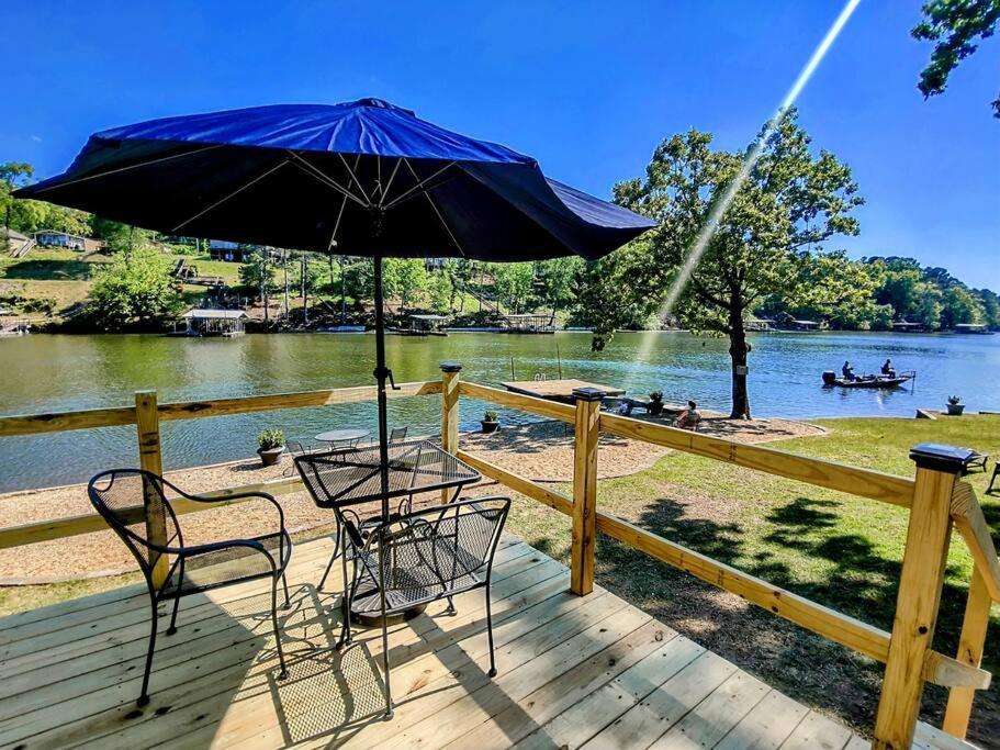 #04-adorable Large 1 Bedroom Lakeside Cottage- Pet Friendly Hot Springs