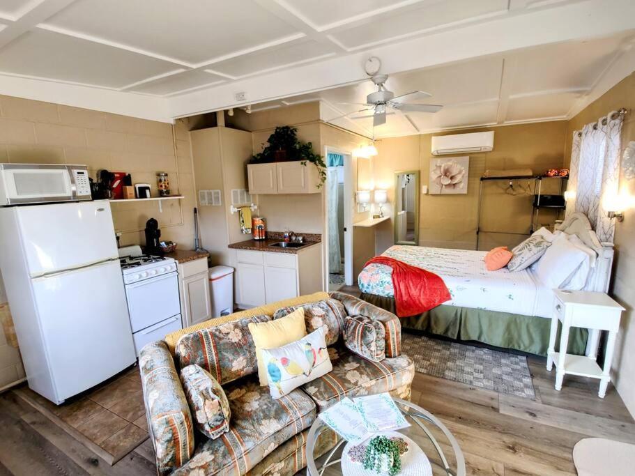 #03 - Fantastic Lakeside Cottage- Pet Friendly *