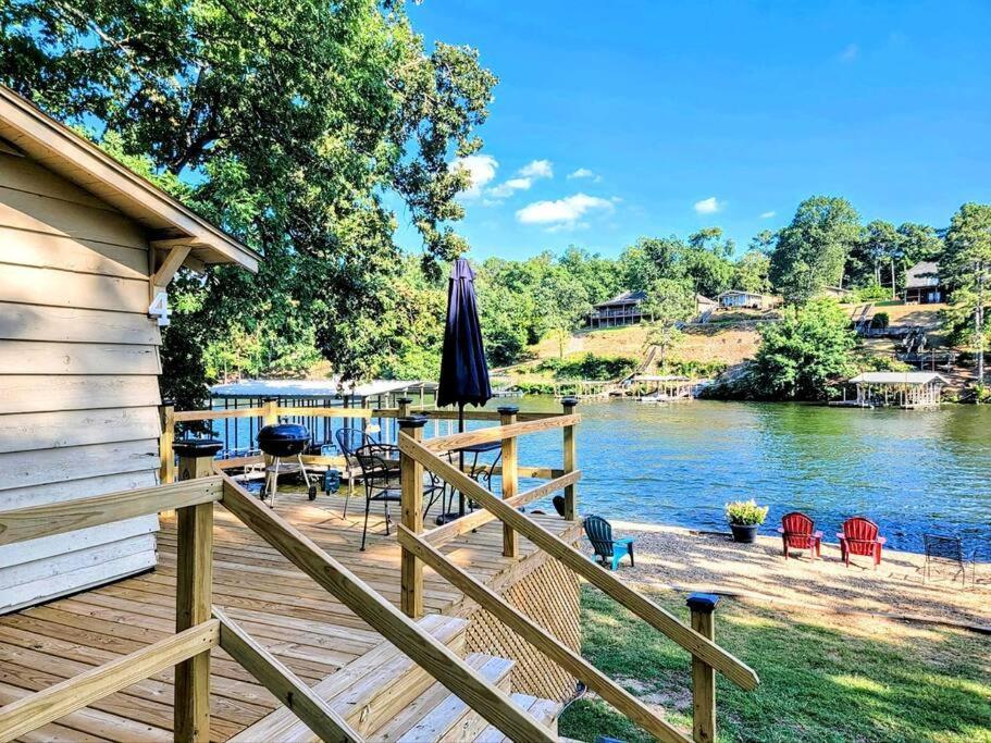 #04-adorable Large 1 Bedroom Lakeside Cottage- Pet Friendly Hot Springs