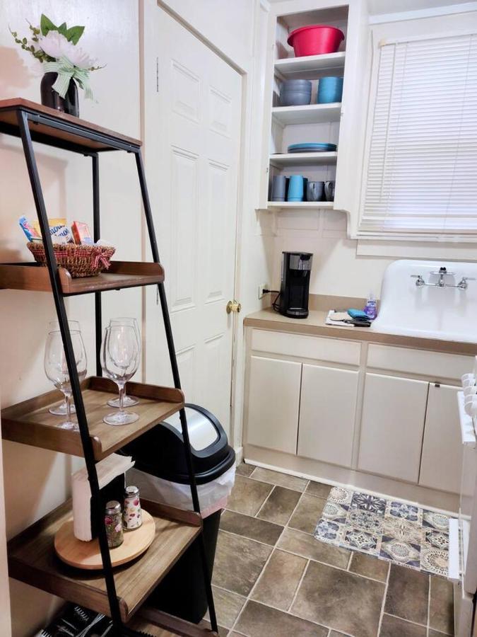 #06 - Lakeview Two Bedroom Cottage-pet Friendly Holiday home *