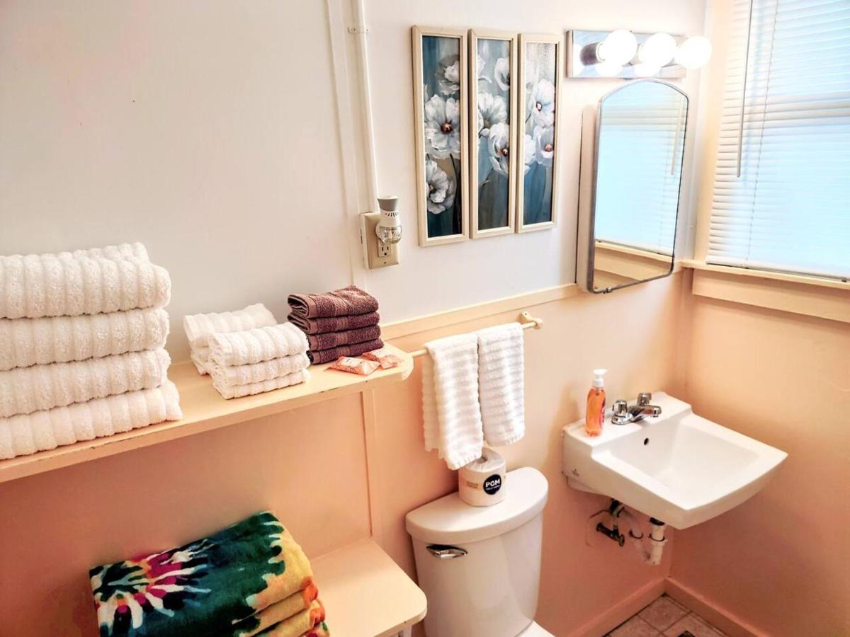 Holiday home #06 - Lakeview Two Bedroom Cottage-pet Friendly Hot Springs