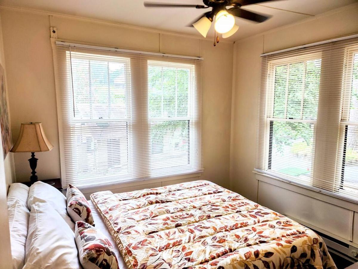 Holiday home #06 - Lakeview Two Bedroom Cottage-pet Friendly *