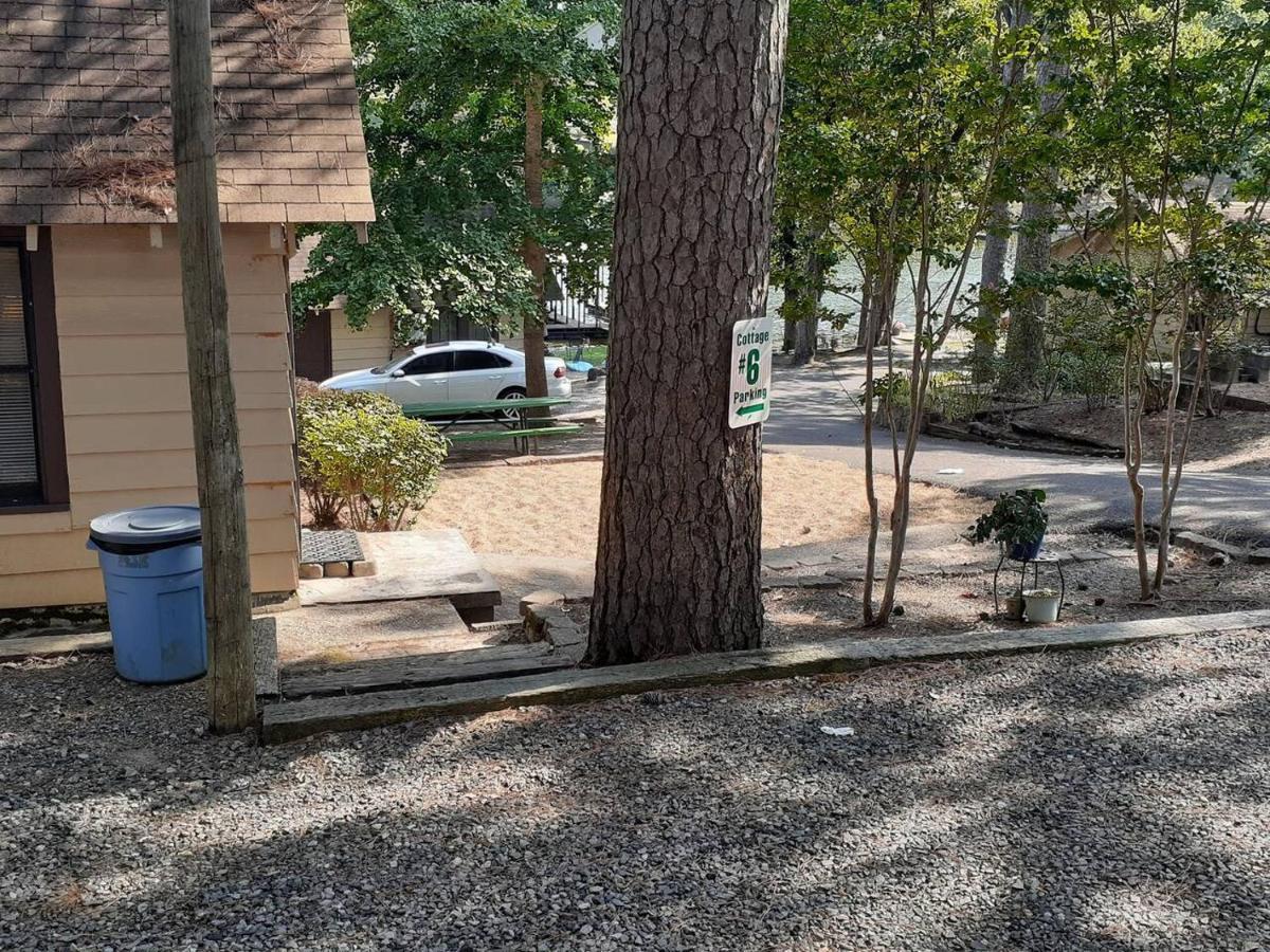 Holiday home #06 - Lakeview Two Bedroom Cottage-pet Friendly