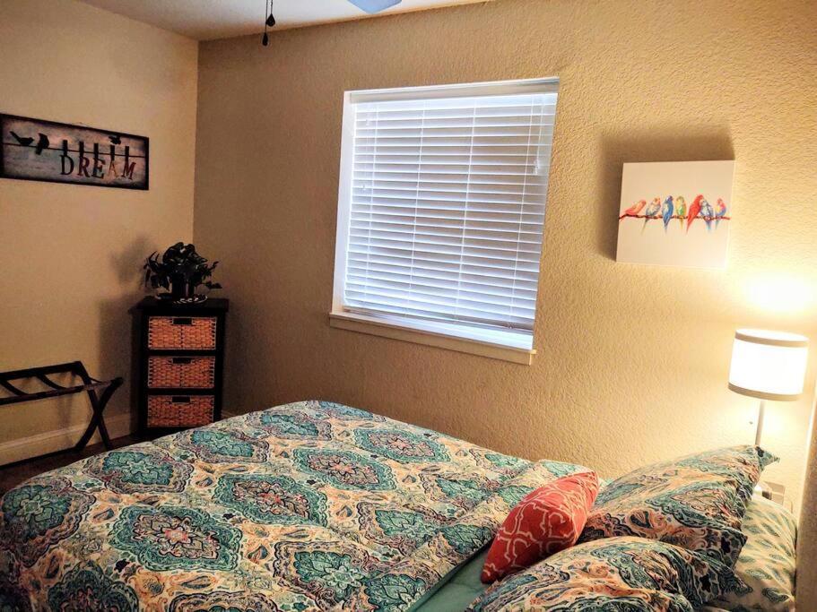 Spacious Lakeside Country Getaway! Hot Springs
