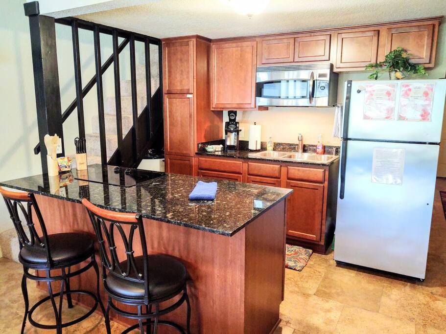 Holiday home Spacious Lakeside Country Getaway! *