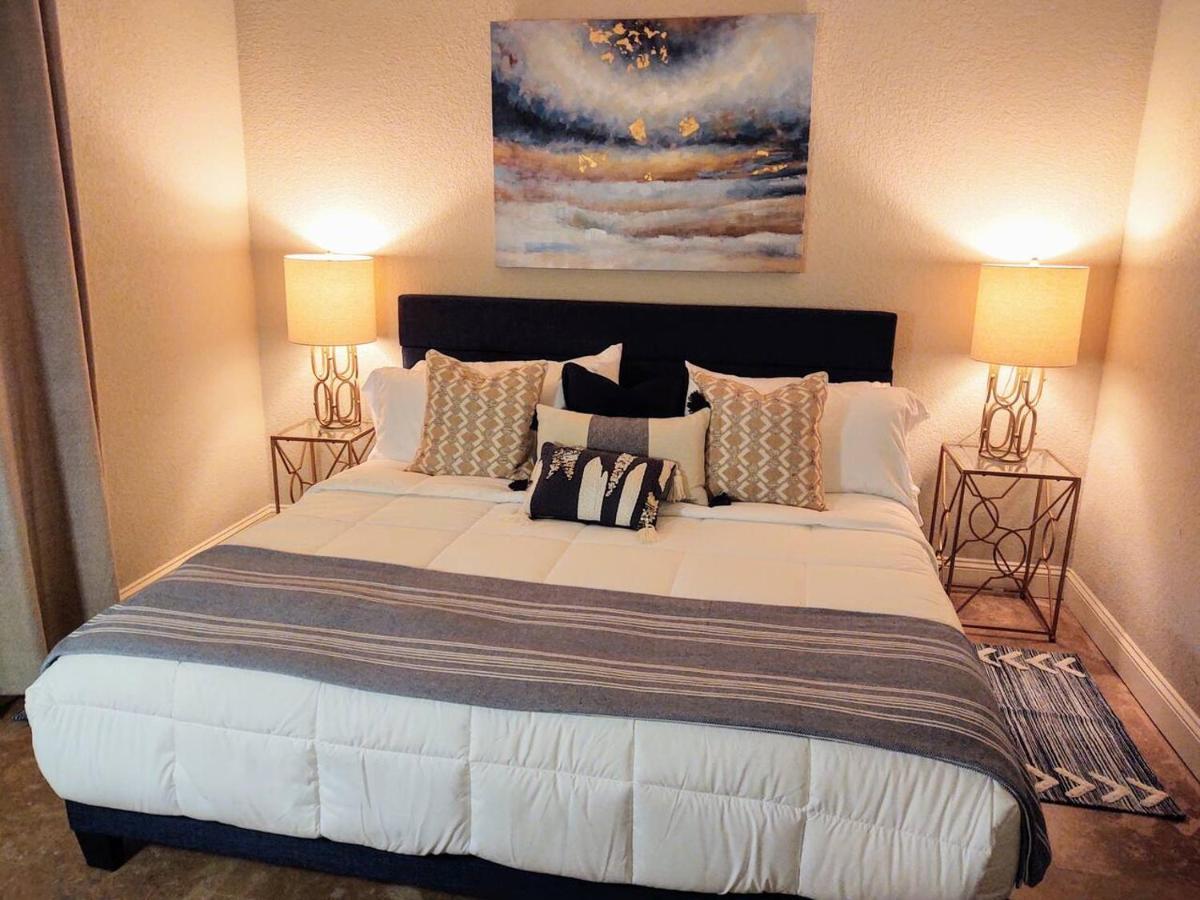 Apartment Lakefront Oasis *
