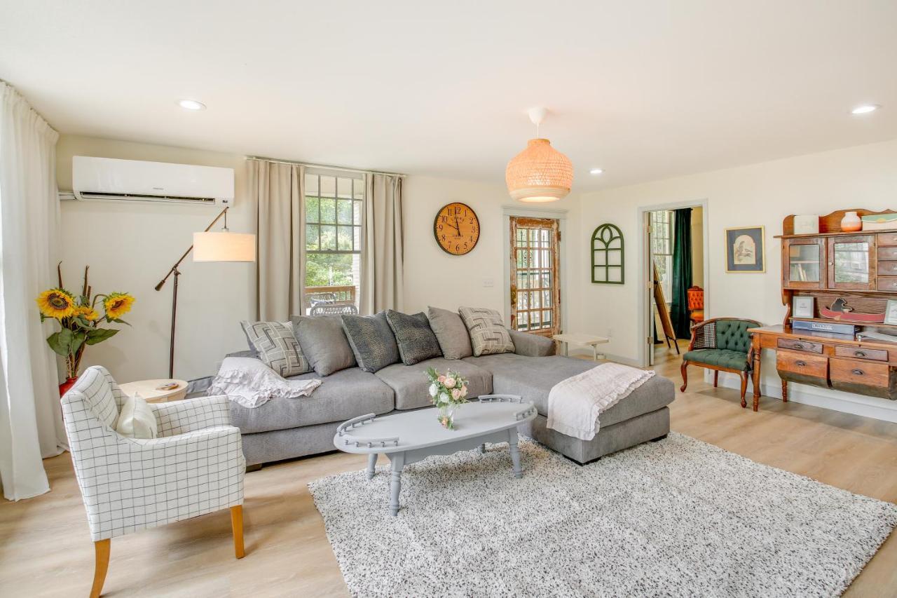 Chic Vacation Rental, Walk To Town!