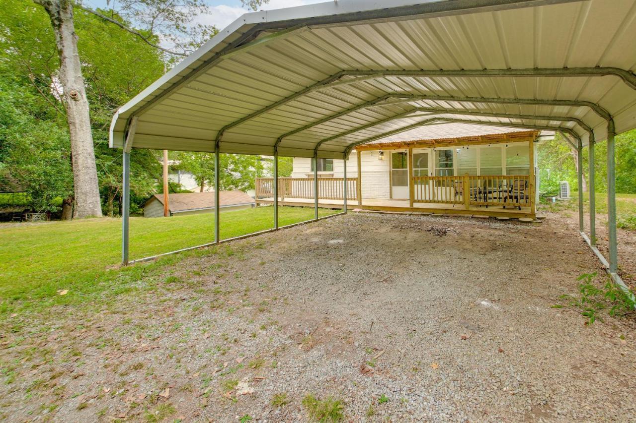 Casa de férias Chic Vacation Rental, Walk To Town! Hot Springs