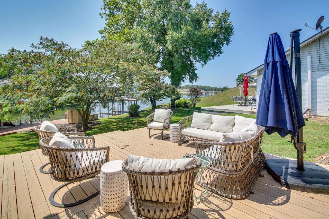 Peaceful Deck With Water Views!