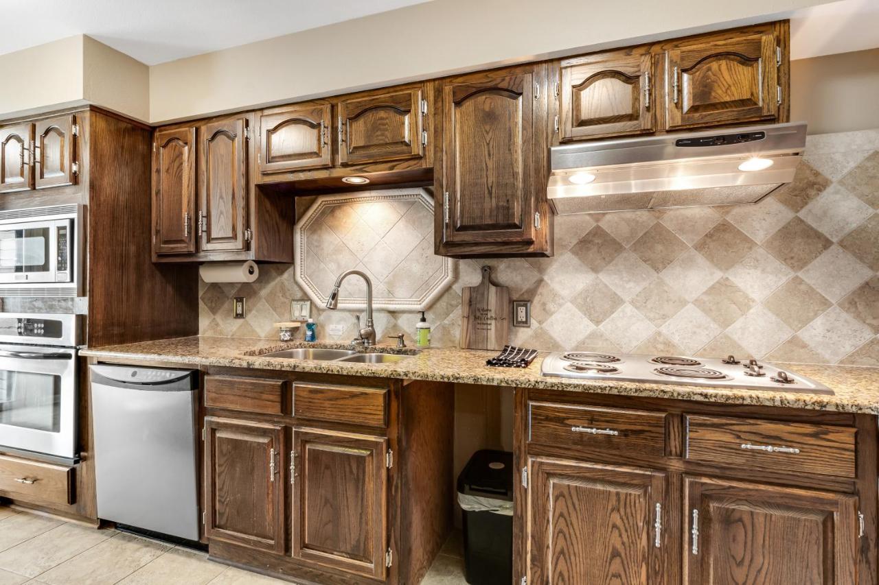 The Stoneridge Apartment *