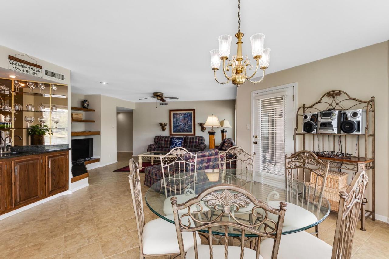The Stoneridge Apartment
