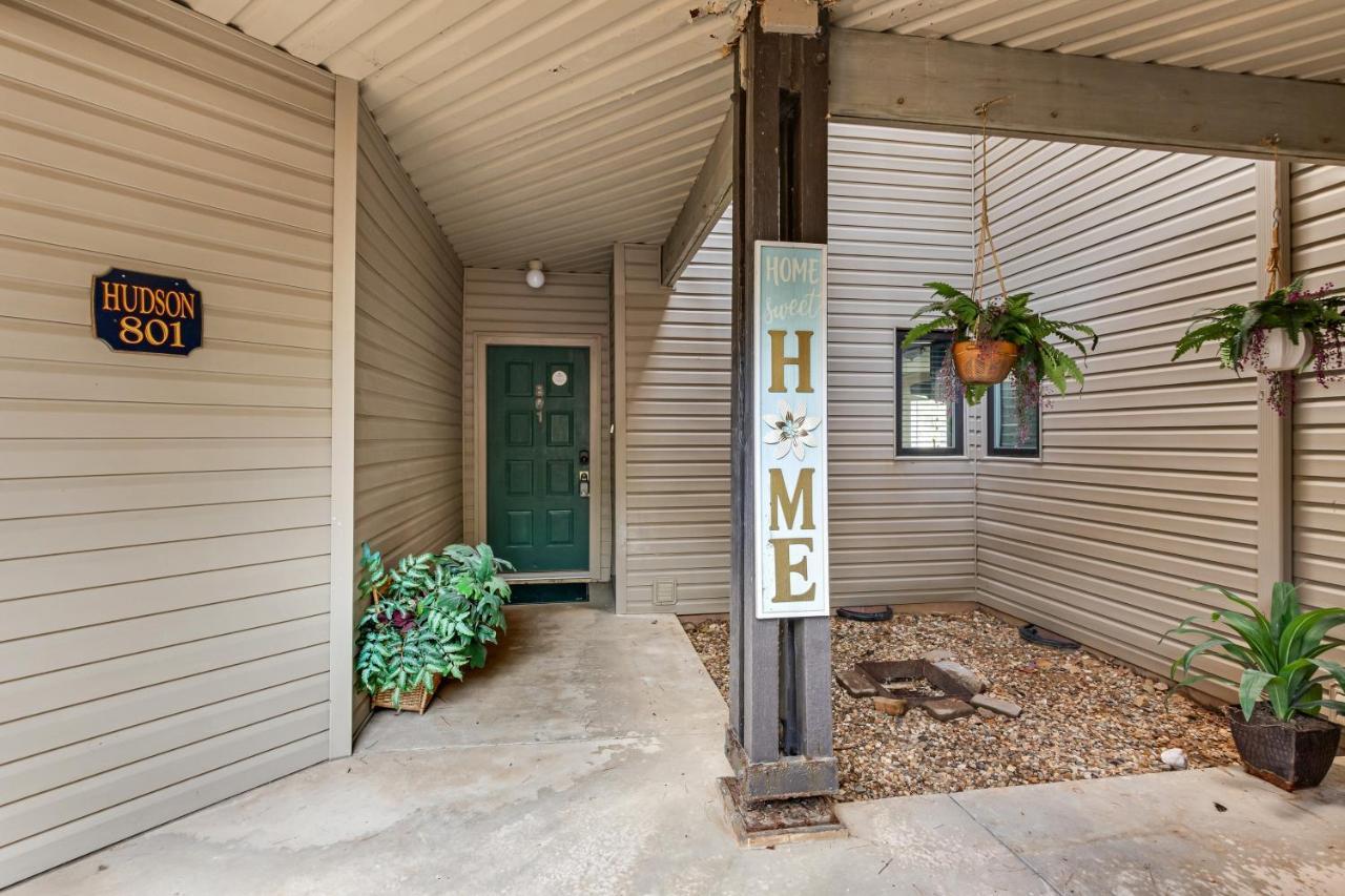 The Stoneridge Apartment
