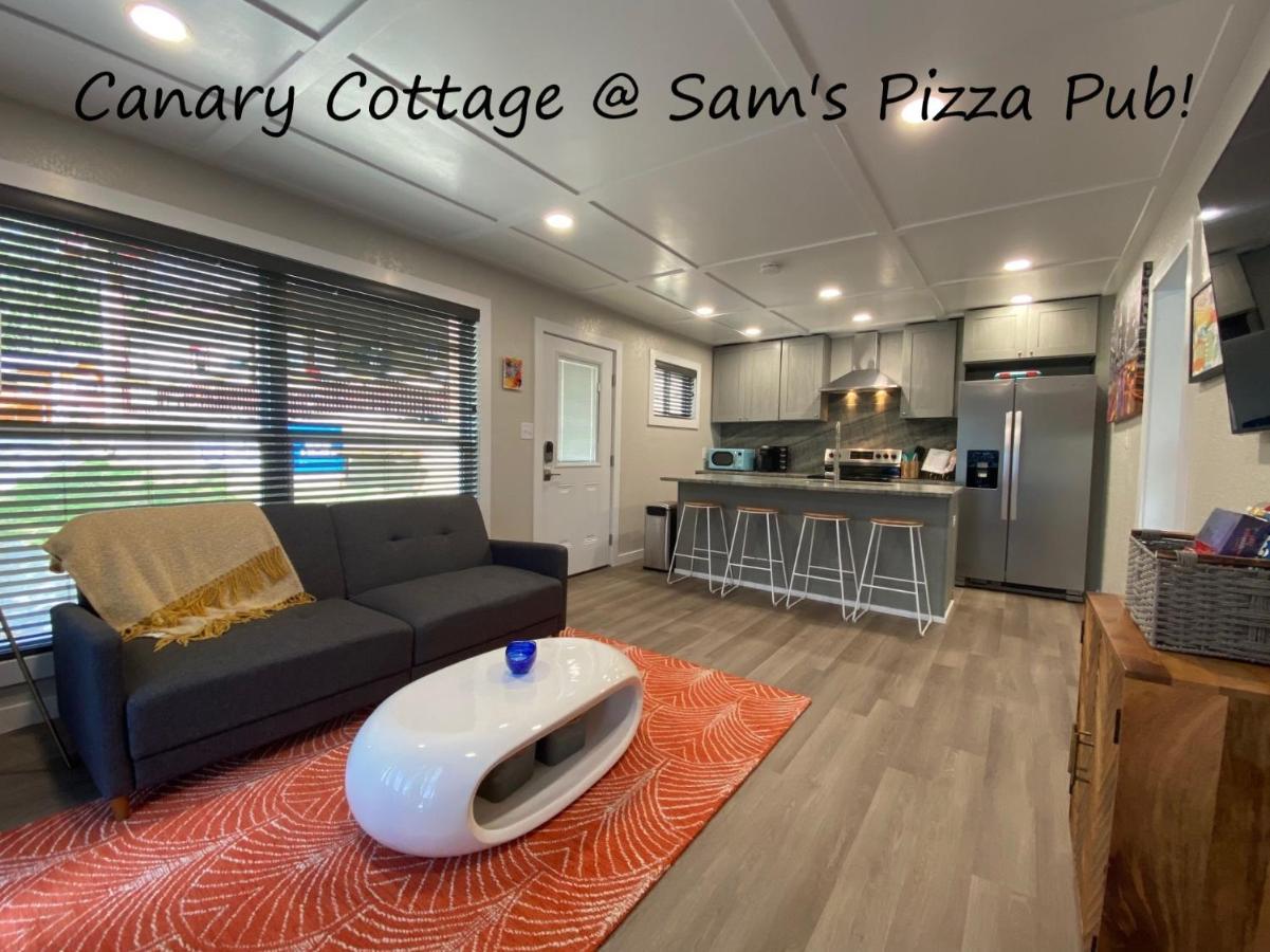 Canary Lake W/hot Tub At Sam's Pizza Villa