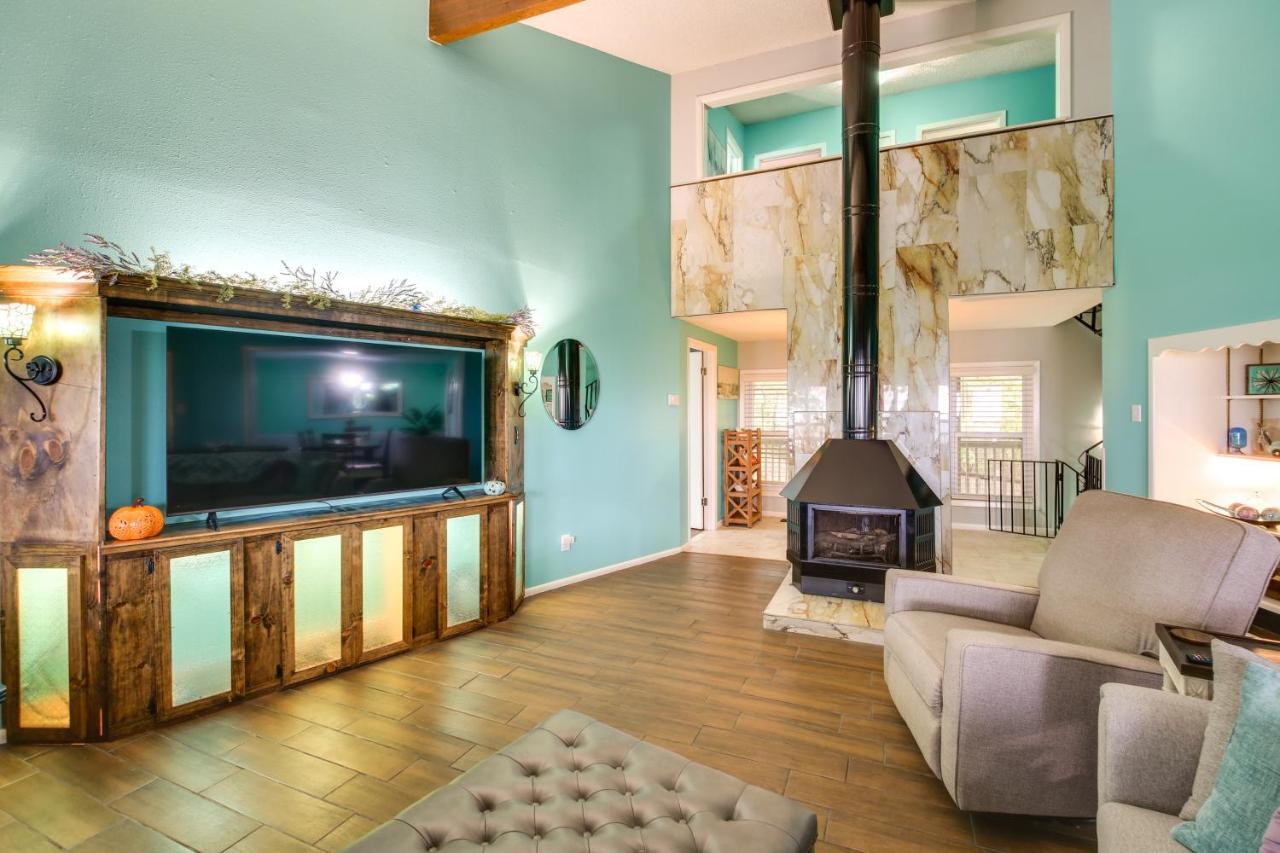 With Views, Hot Tub And Golf Access Holiday home Hot Springs