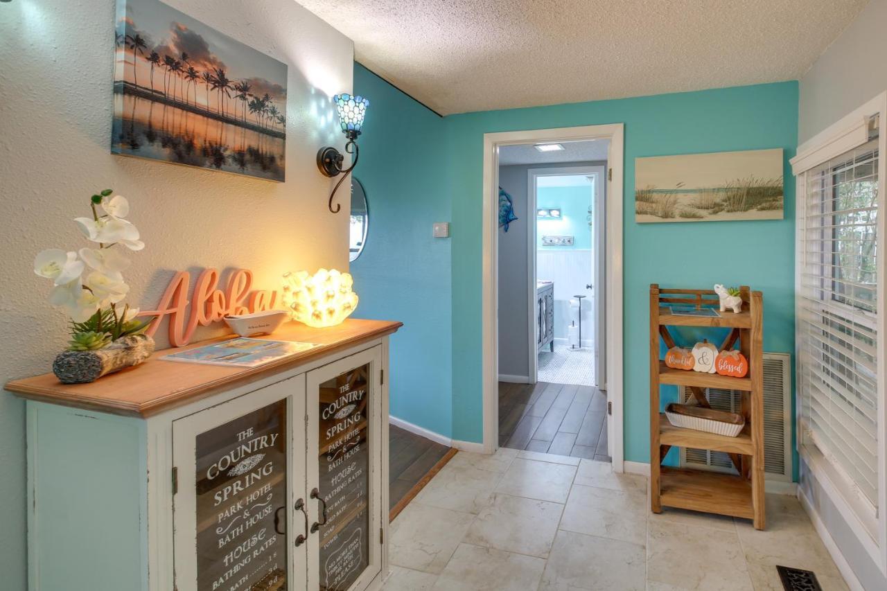 With Views, Hot Tub And Golf Access