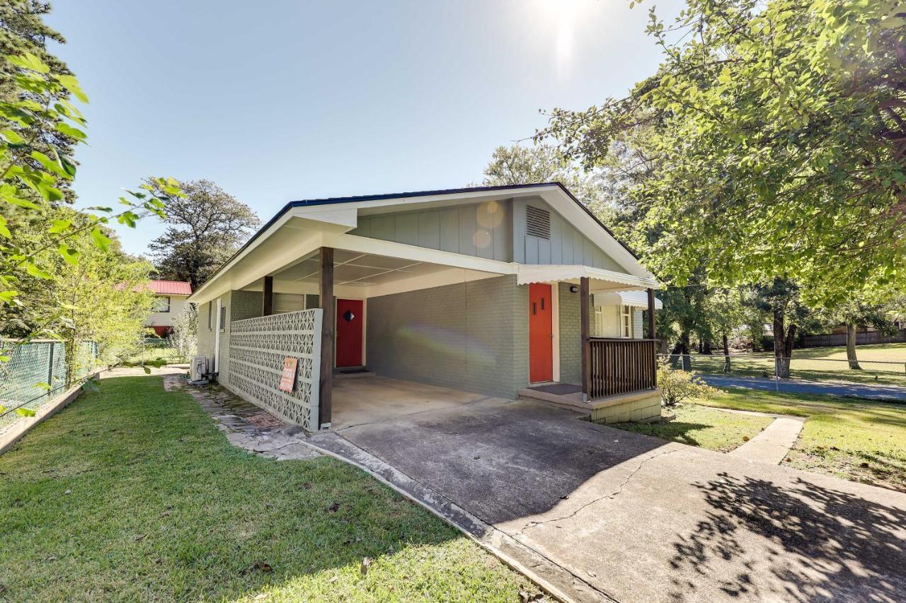 Pet-friendly Walk To Oaklawn!