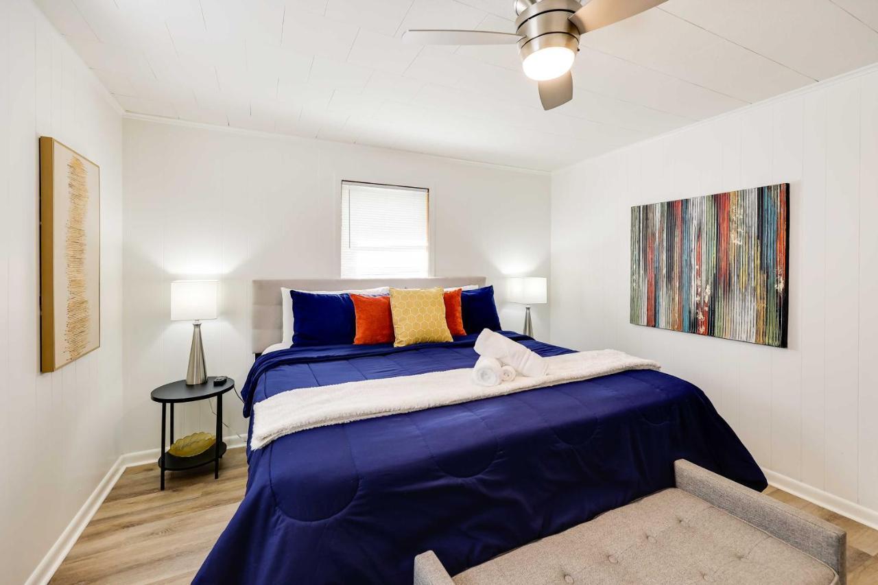 Holiday home Pet-friendly Walk To Oaklawn! *