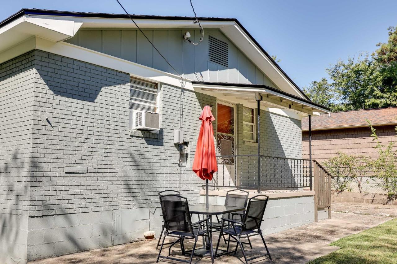 Pet-friendly Walk To Oaklawn! Holiday home *
