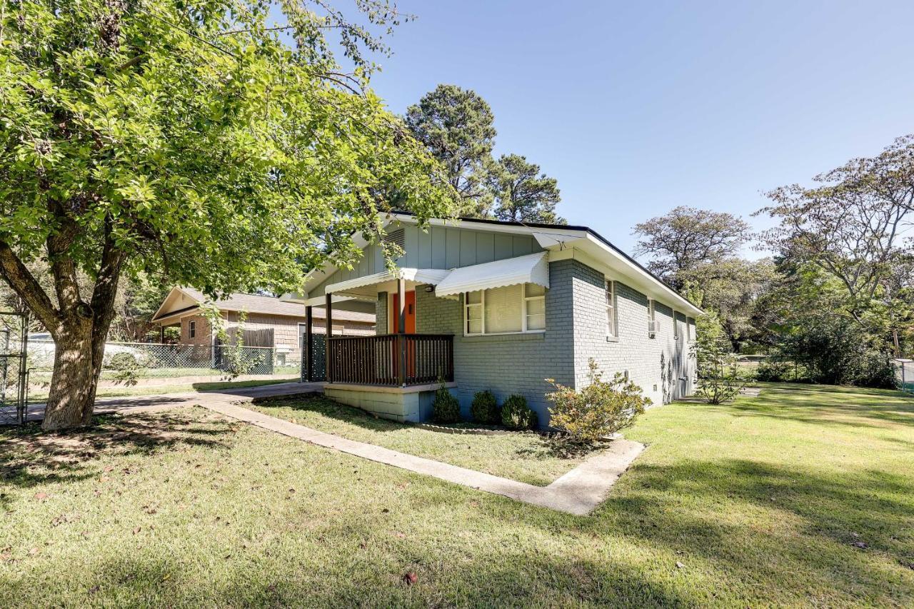 Holiday home Pet-friendly Walk To Oaklawn!