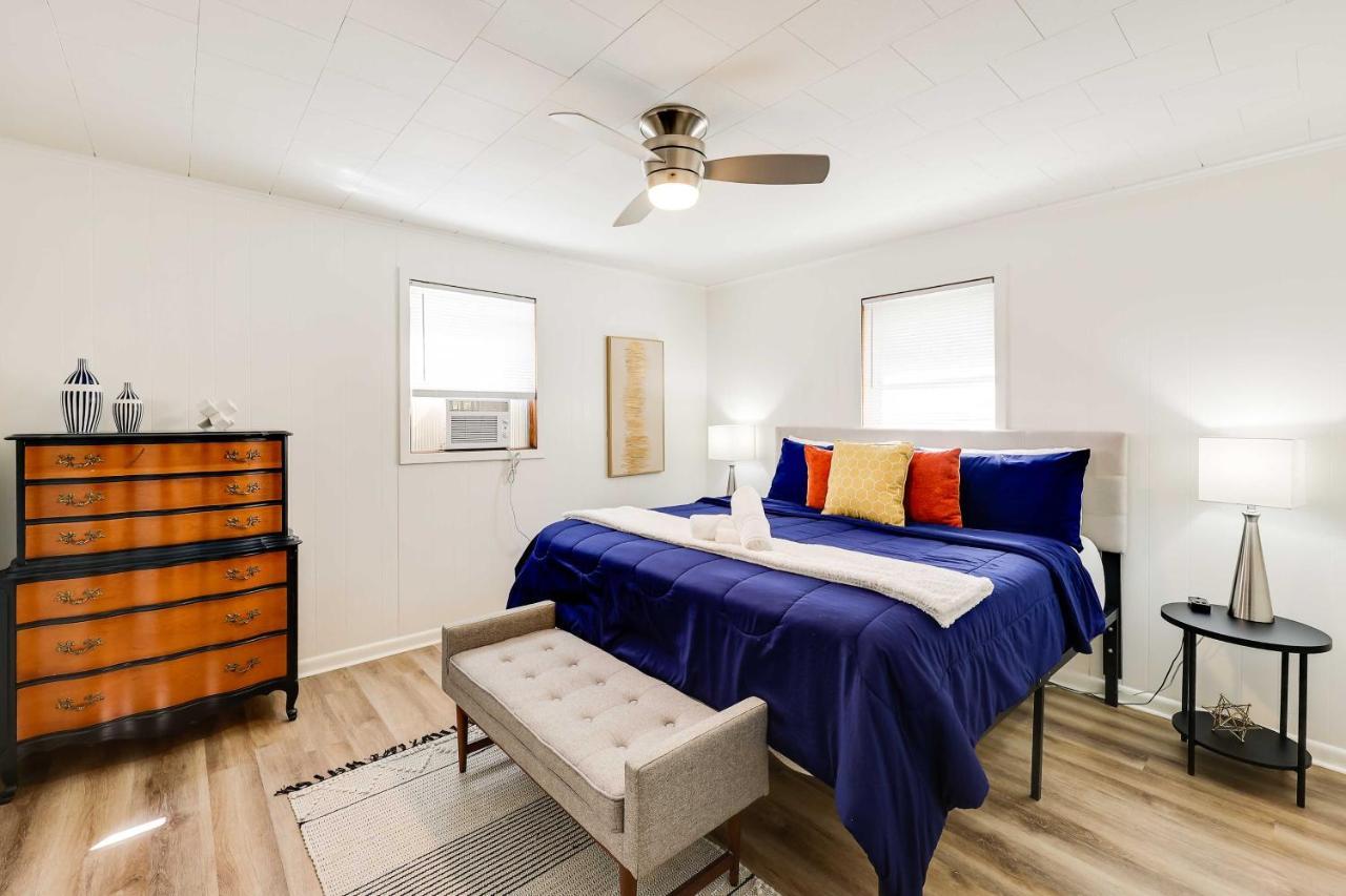 Holiday home Pet-friendly Walk To Oaklawn! *
