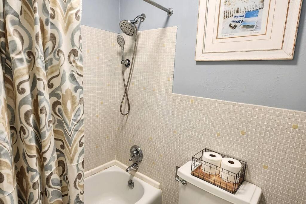 Perfect Couples Retreat - Close To Amenities Apartment Hot Springs