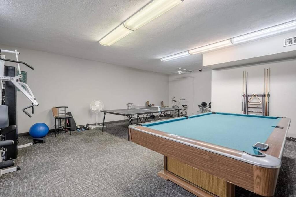 Perfect Couples Retreat - Close To Amenities Apartment *