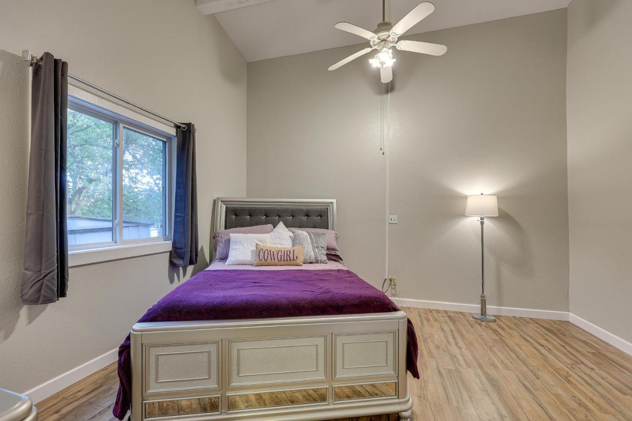 Spacious Lakehouse On Hamilton! Holiday home