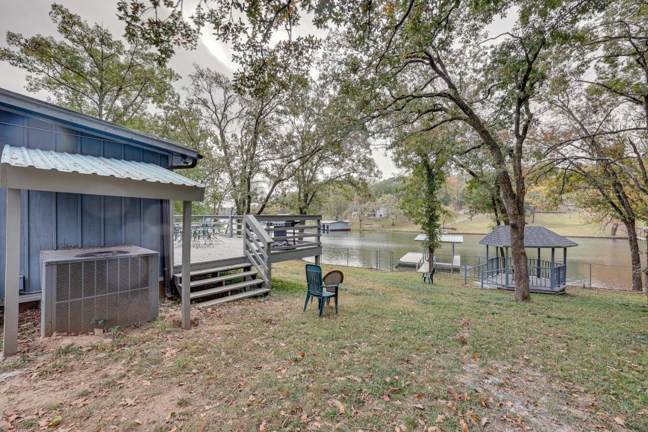 Spacious Lakehouse On Hamilton! *