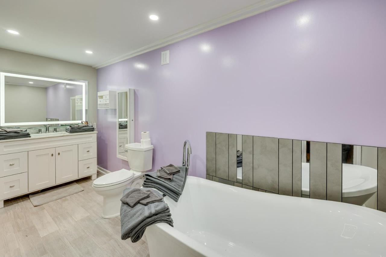Spacious Lakehouse On Hamilton! *
