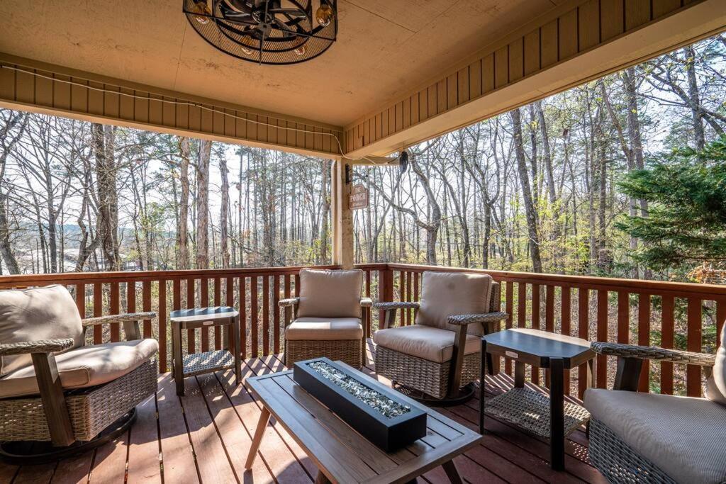 My Happy Place-games, Lakeside, & Scenery Views Holiday home *