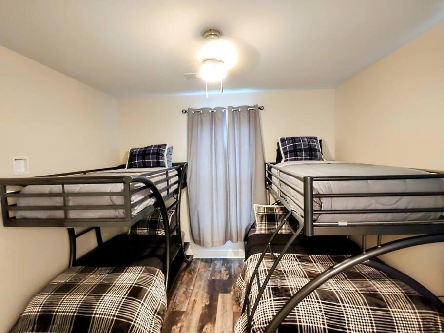 Holiday home Duplex Lakeview A - 10 Minutes To Oaklawn Racing & Gaming