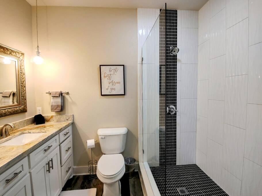 Duplex Lakeview A - 10 Minutes To Oaklawn Racing & Gaming Holiday home *
