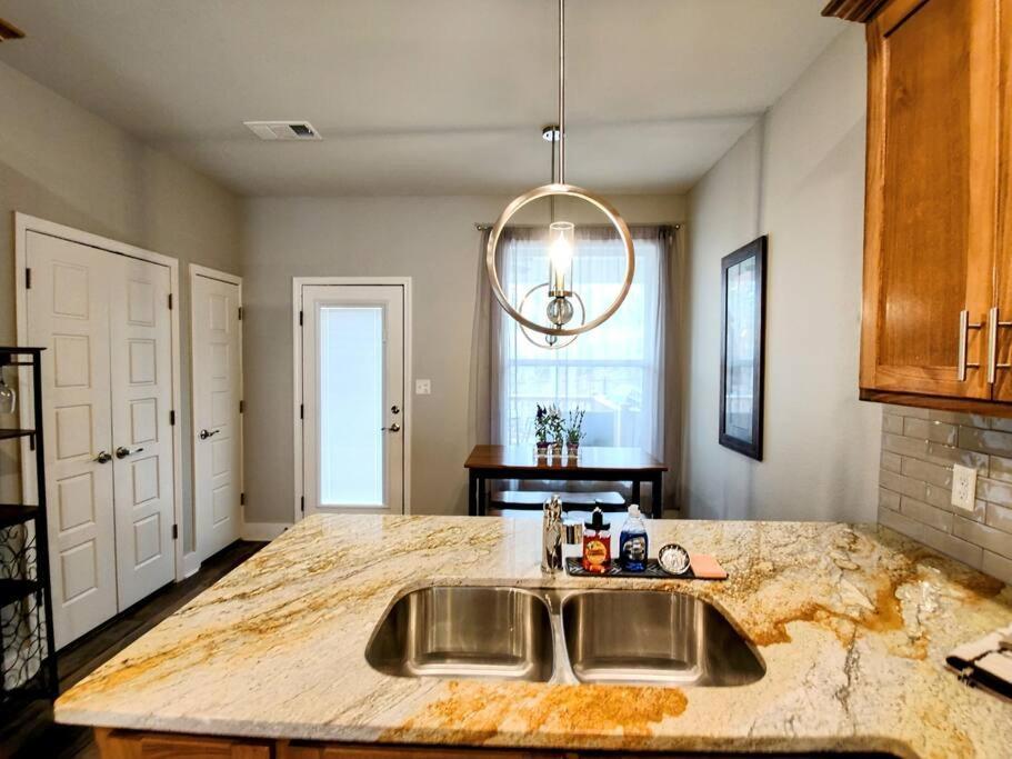 Duplex Lakeview A - 10 Minutes To Oaklawn Racing & Gaming Hot Springs