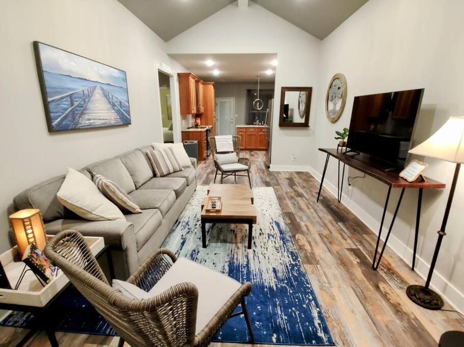 Duplex Lakeview A - 10 Minutes To Oaklawn Racing & Gaming Holiday home