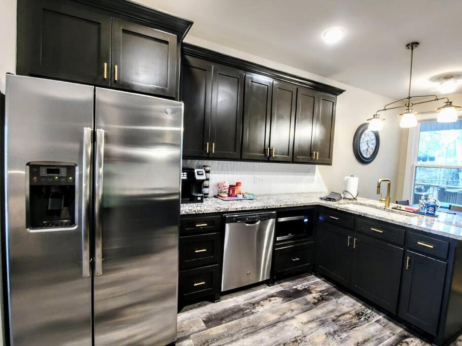 Holiday home Lakeview B - 10 Minutes To Oaklawn Racing & Gaming