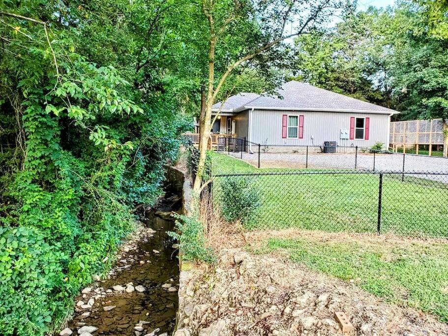 Holiday home Lakeview B - 10 Minutes To Oaklawn Racing & Gaming