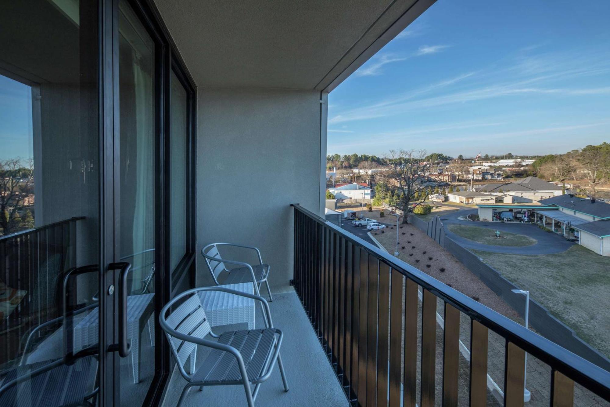 Doubletree By Hilton Hot Springs